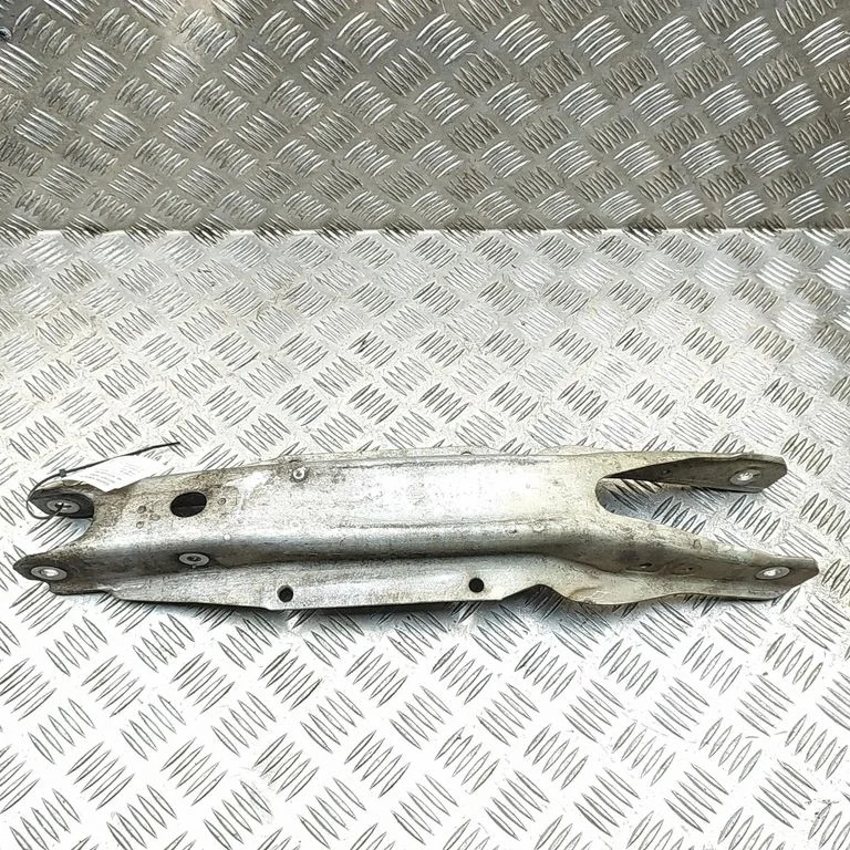 Aizmugurējā svira (dakša) A2473523700