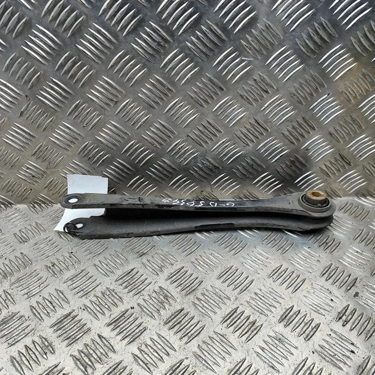 Tagumine ülemine õõtshoob – Volvo V60 (2018-)