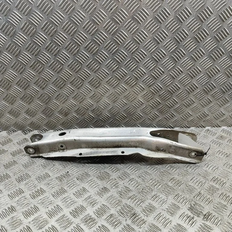 Aizmugurējā svira (dakša) A2473523700