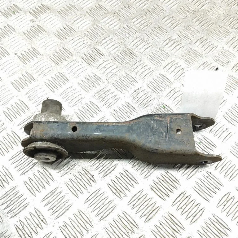 Tagumine ülemine õõtshoob HK835K898AB