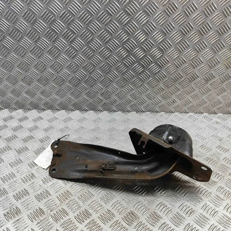 Aizmugurējā svira (dakša) 5Q0505223D