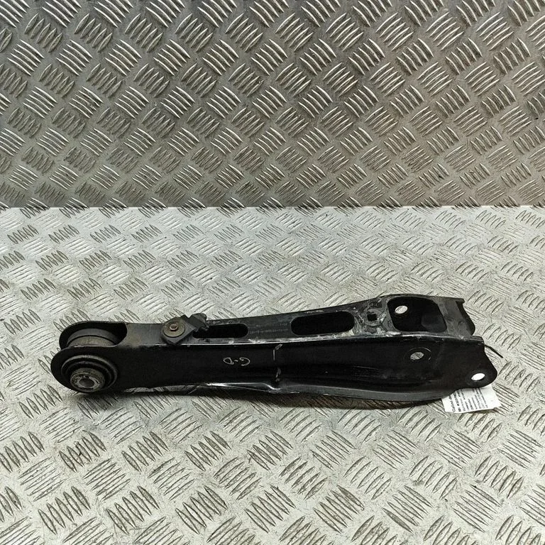 Rear upper control arm/wishbone 6871020