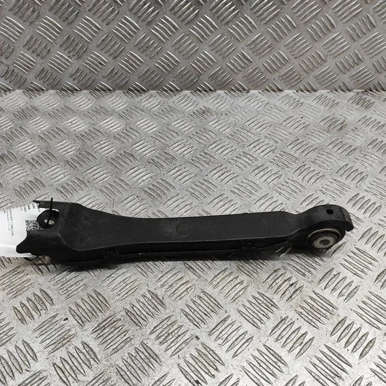 Tagumine ülemine õõtshoob A2053506303