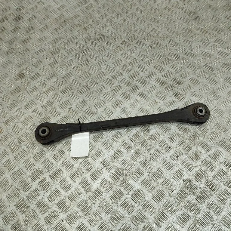 Aizmugurējā svira (dakša) 7P0501530