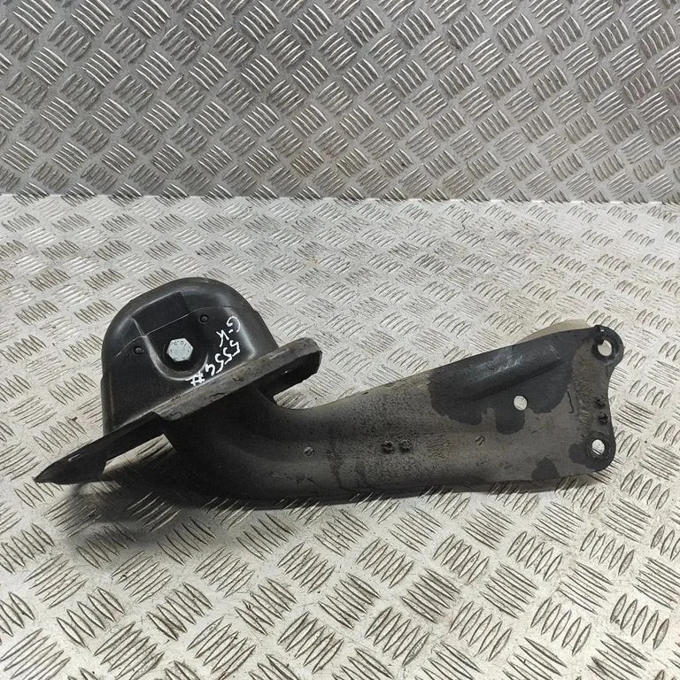 Rear upper control arm/wishbone – Skoda Superb B8 (3V) (2015-2024)