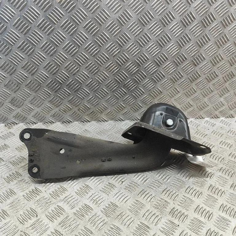 Rear upper control arm/wishbone – Skoda Superb B8 (3V) (2015-2024)