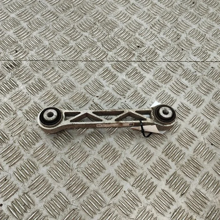 Rear upper control arm/wishbone 102142000B