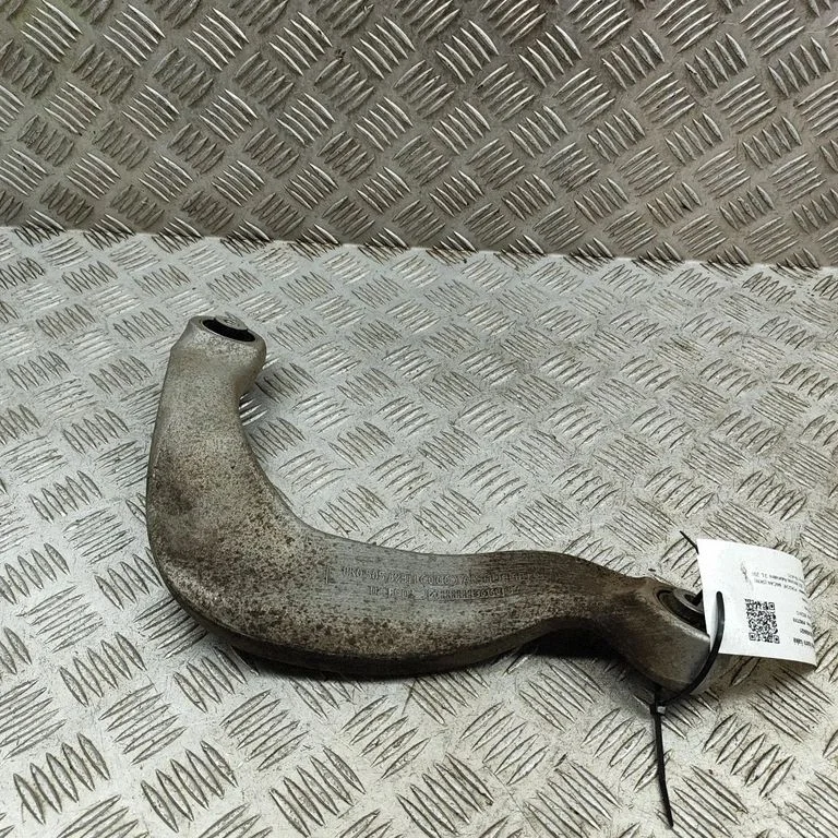 Tagumine ülemine õõtshoob 8K0505323H