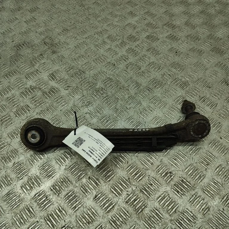 Tagumine ülemine õõtshoob – BMW X5 F15 (2013-2017)