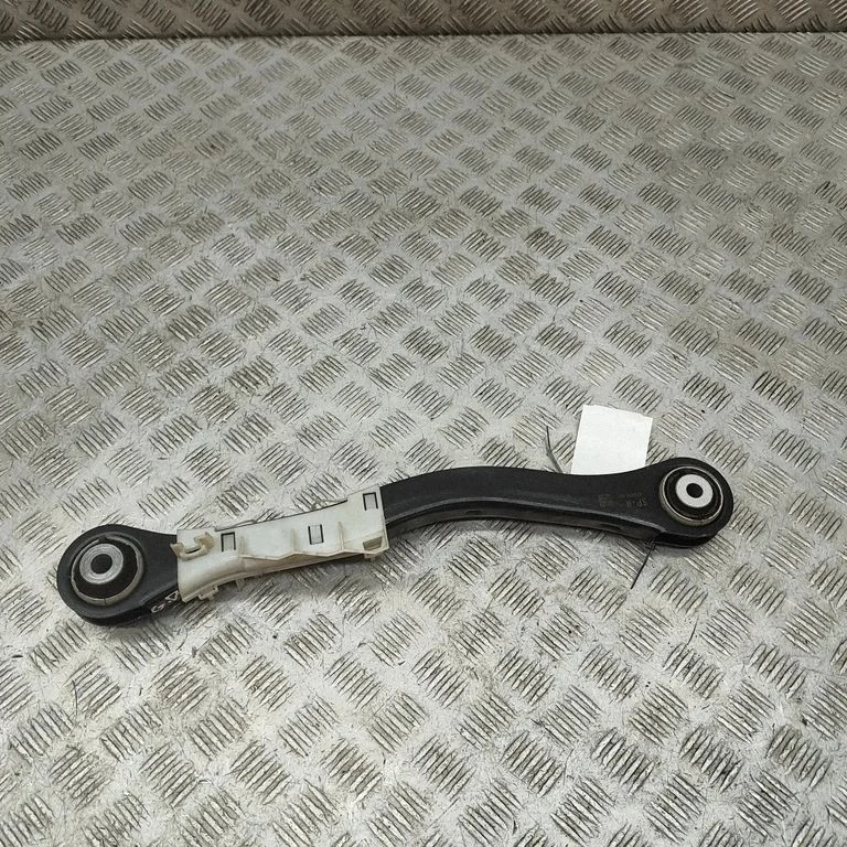 Tagumine ülemine õõtshoob – BMW X7 G07 (2018-)
