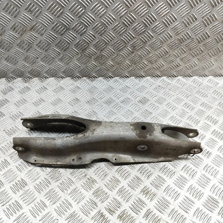 Rear upper control arm/wishbone A2213520102