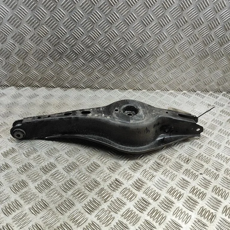 Tagumine ülemine õõtshoob 32246372