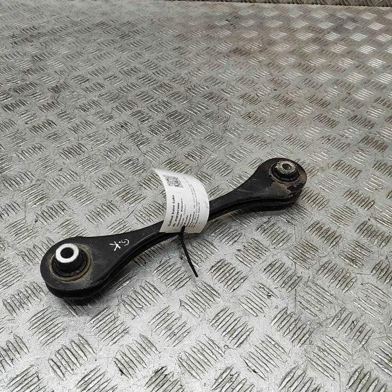 Tagumine ülemine õõtshoob – Volkswagen e-Golf (2014-)