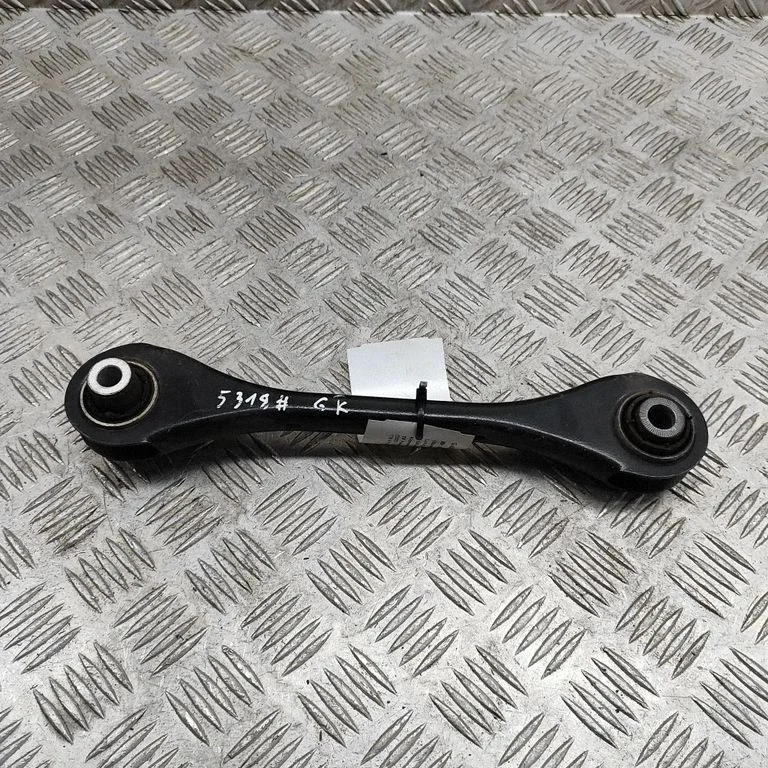 Tagumine ülemine õõtshoob 5Q0501529G