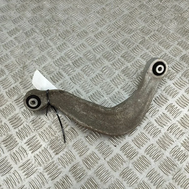 Tagumine ülemine õõtshoob 8K0505323H