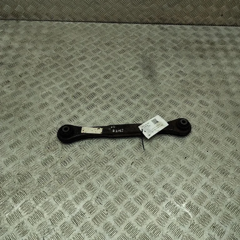 Aizmugurējā svira (dakša) LR029576