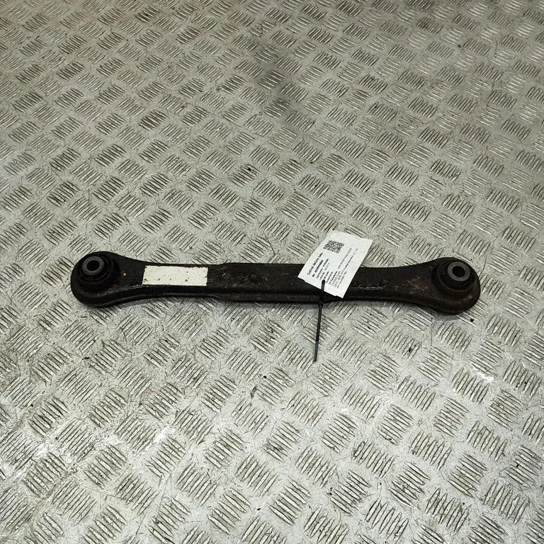 Aizmugurējā svira (dakša) LR029576
