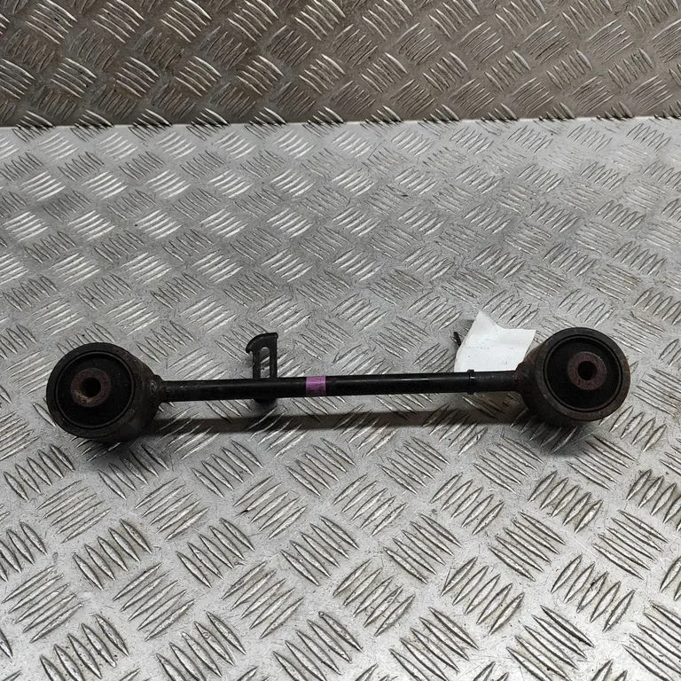 Rear upper control arm/wishbone – Toyota Land Cruiser (J200) (2008-)