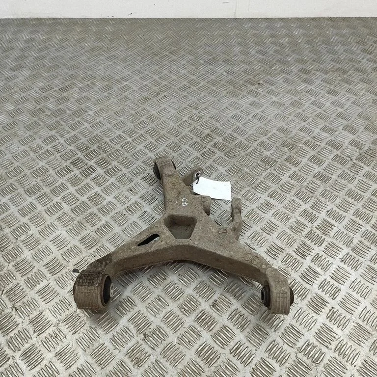 Aizmugurējā svira (dakša) T2R16100