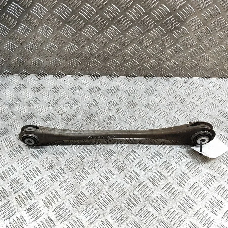 Aizmugurējā svira (dakša) 4M0501531Q