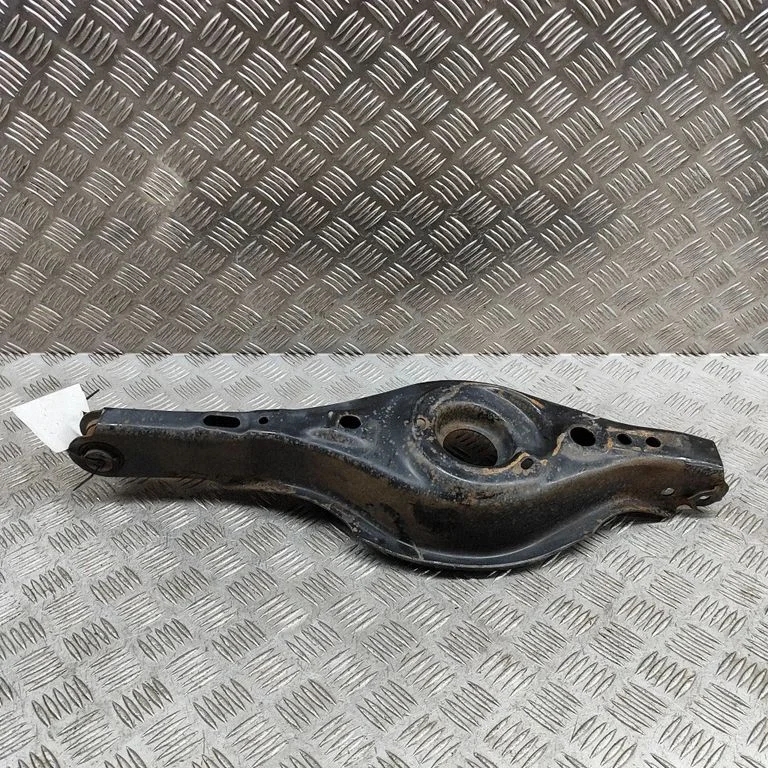 Aizmugurējā svira (dakša) KD3528300