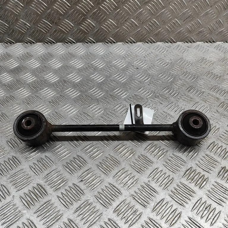 Rear upper control arm/wishbone – Toyota Land Cruiser (J200) (2008-)