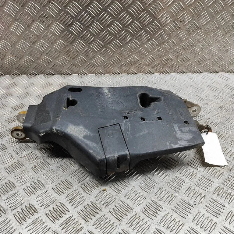 Aizmugurējā svira (dakša) A2973521900