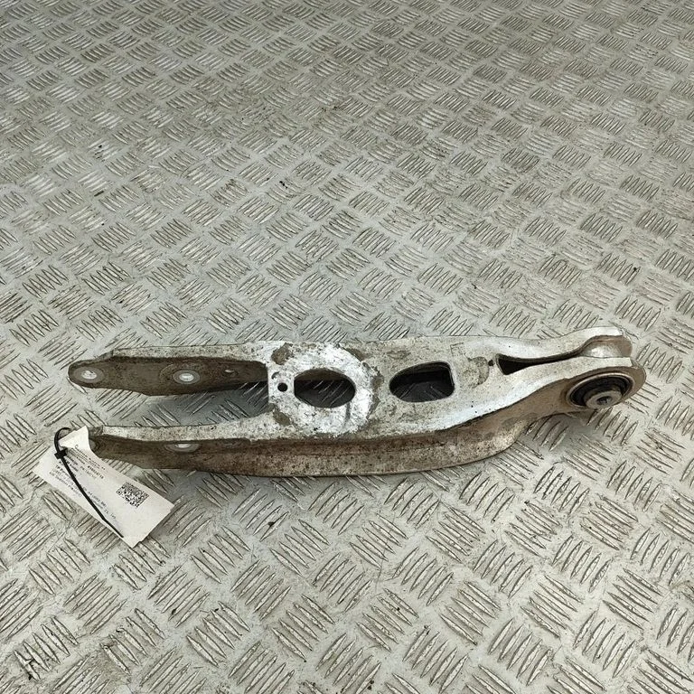 Aizmugurējā svira (dakša) 8W0505311H