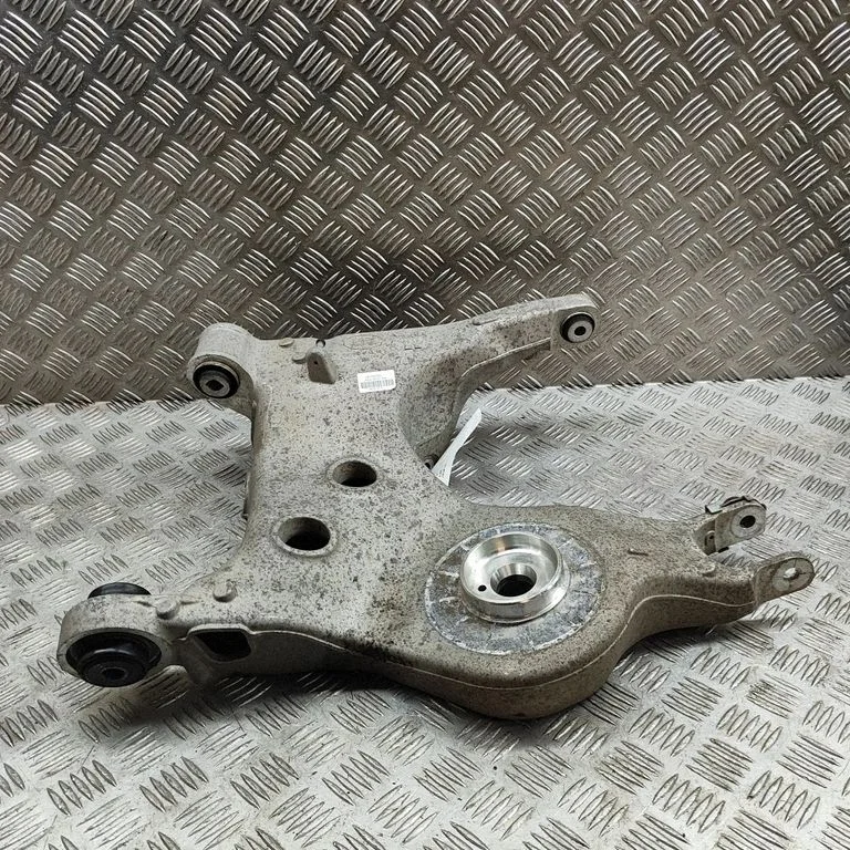 Aizmugurējā svira (dakša) – Land Rover Range Rover L405 (2013-2021)