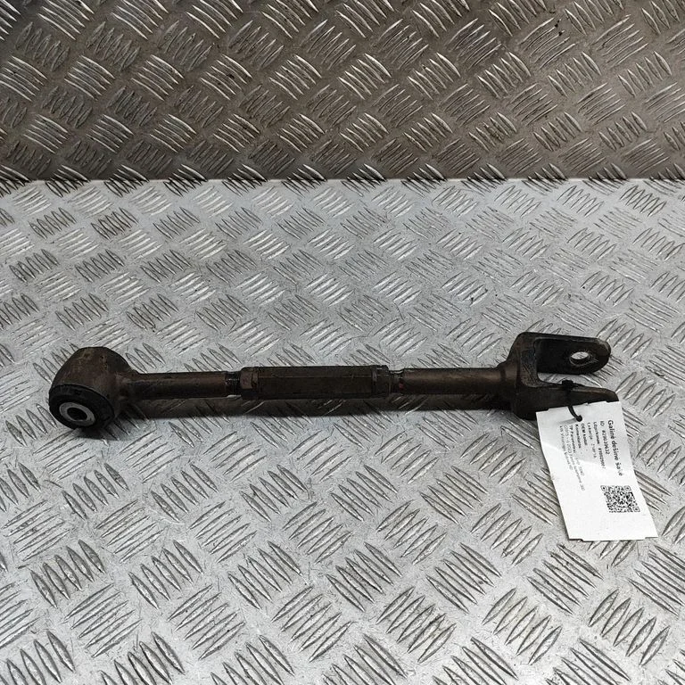Rear upper control arm/wishbone – right