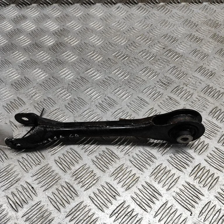 Rear upper control arm/wishbone – Tesla Model Y (2020-)