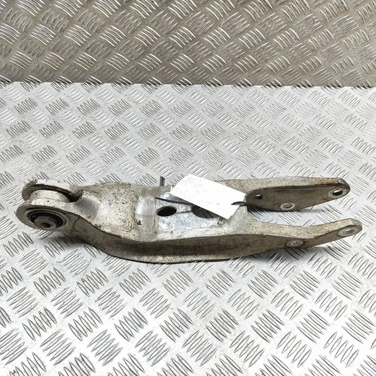 Tagumine ülemine õõtshoob