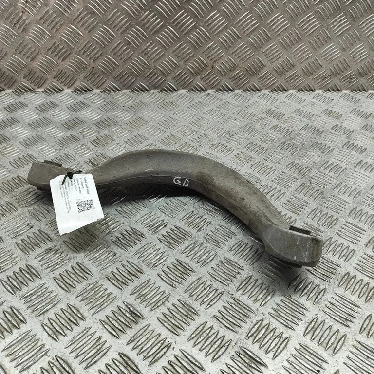 Tagumine ülemine õõtshoob 8K0505324H