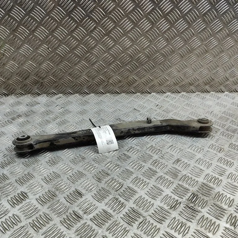 Tagumine ülemine õõtshoob 6851563