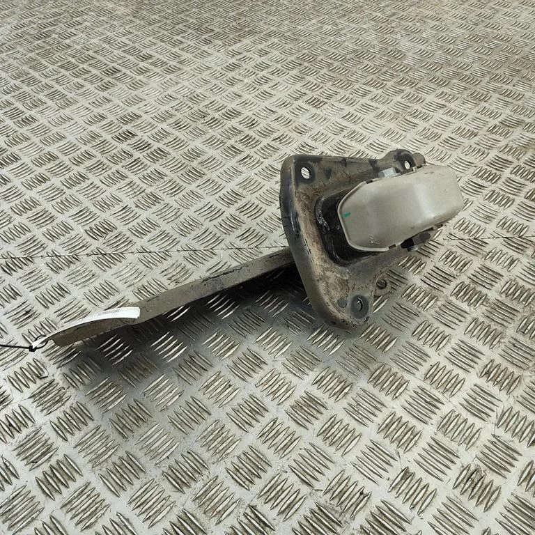 Aizmugurējā svira (dakša) 32329030