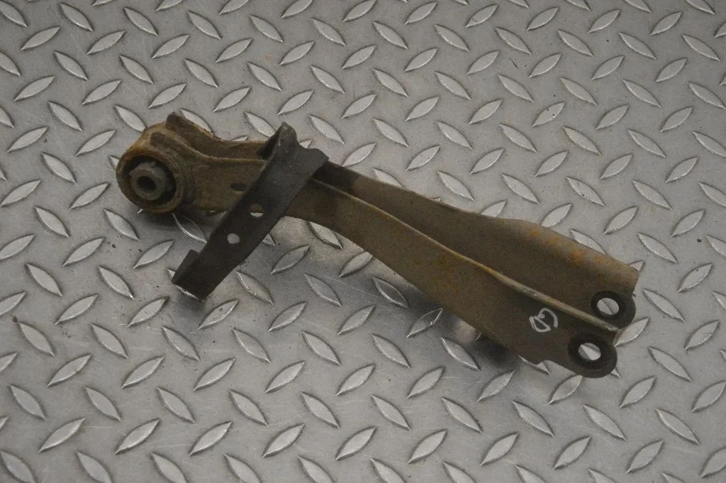 Rear upper control arm/wishbone – right