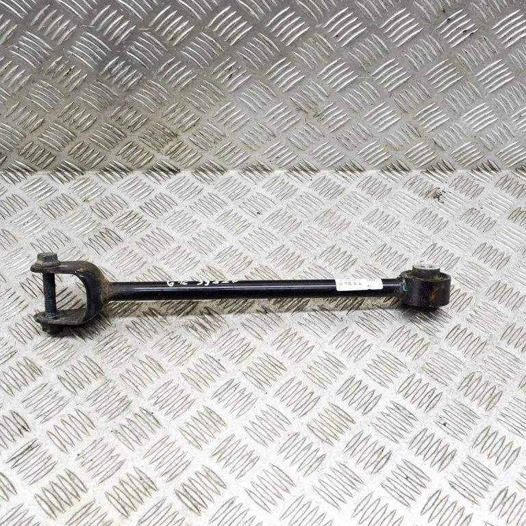 Aizmugurējā svira (dakša) 104444100F