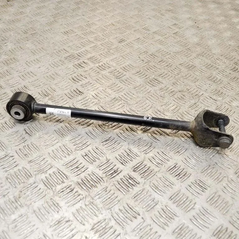 Aizmugurējā svira (dakša) 104444400A