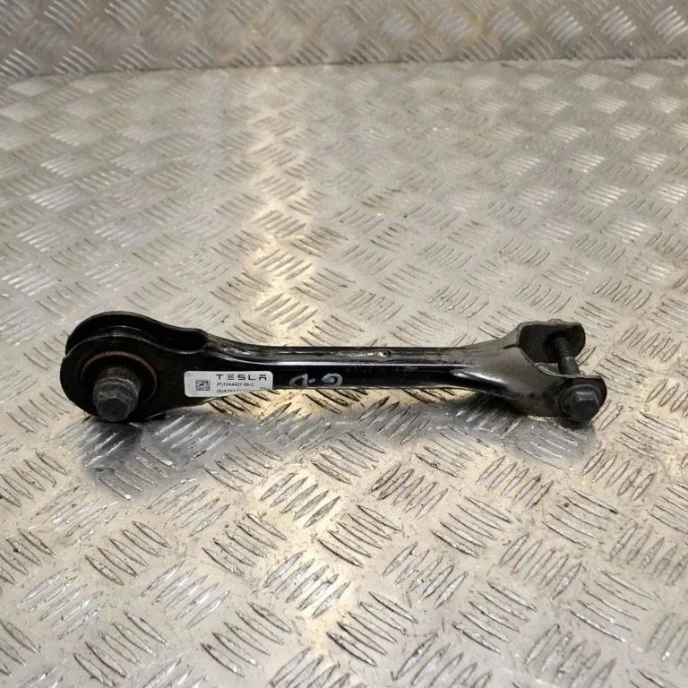 Rear upper control arm/wishbone 104442700C