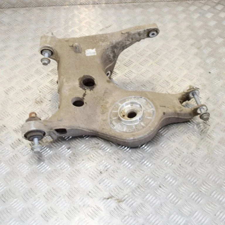 Tagumine ülemine õõtshoob 28B07572