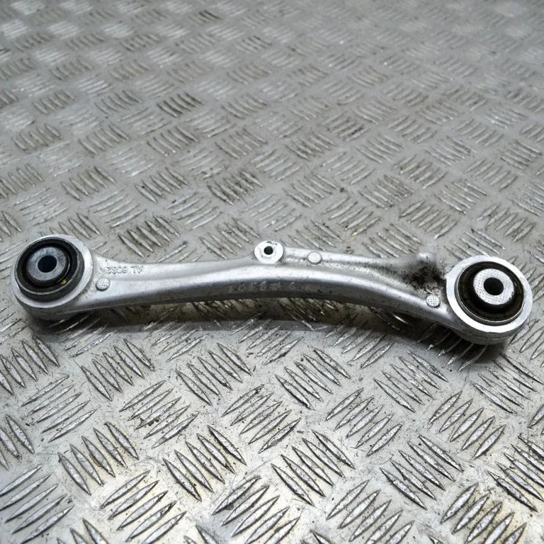 Aizmugurējā svira (dakša) 102742600C
