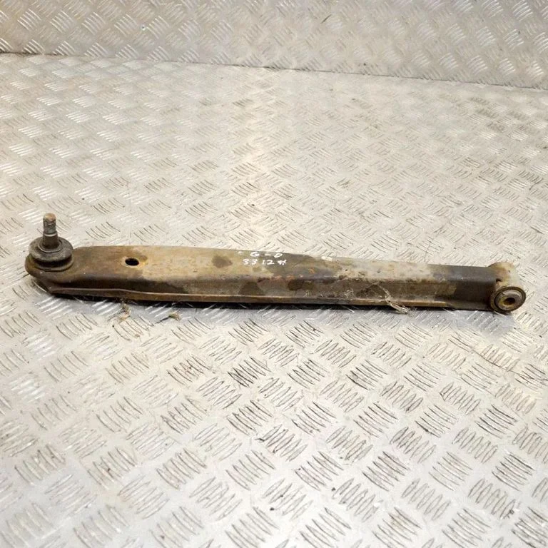 Rear upper control arm/wishbone – right