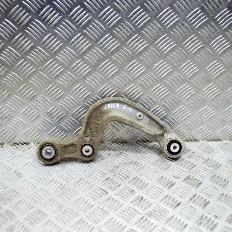 Aizmugurējā svira (dakša) 8W0505361E