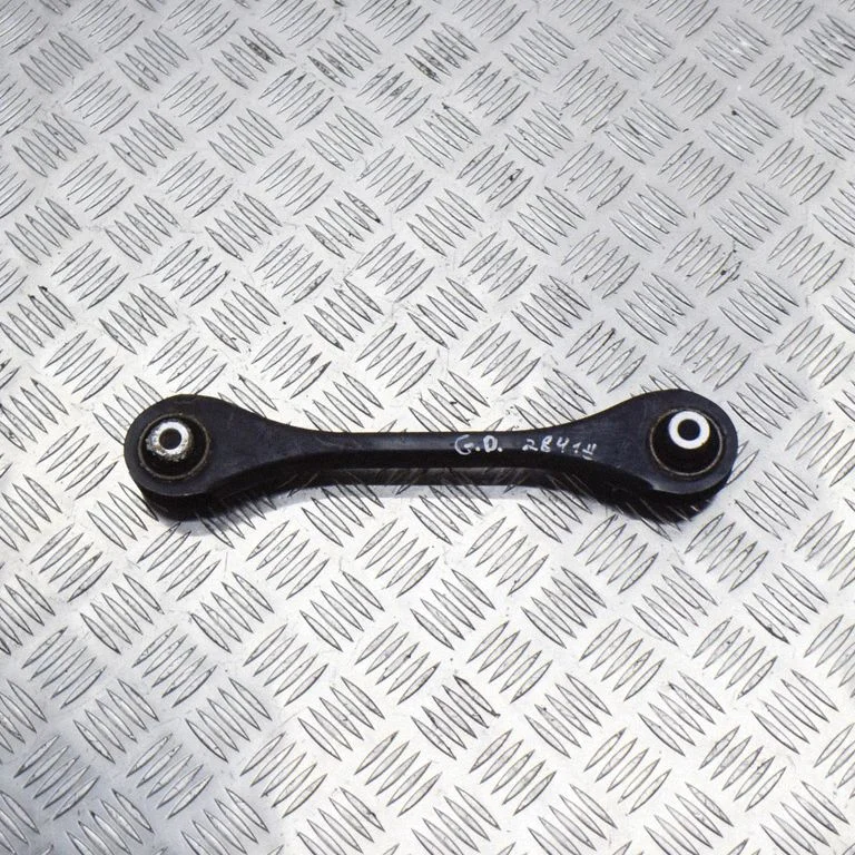 Tagumine ülemine õõtshoob – Volkswagen e-Golf (2014-)