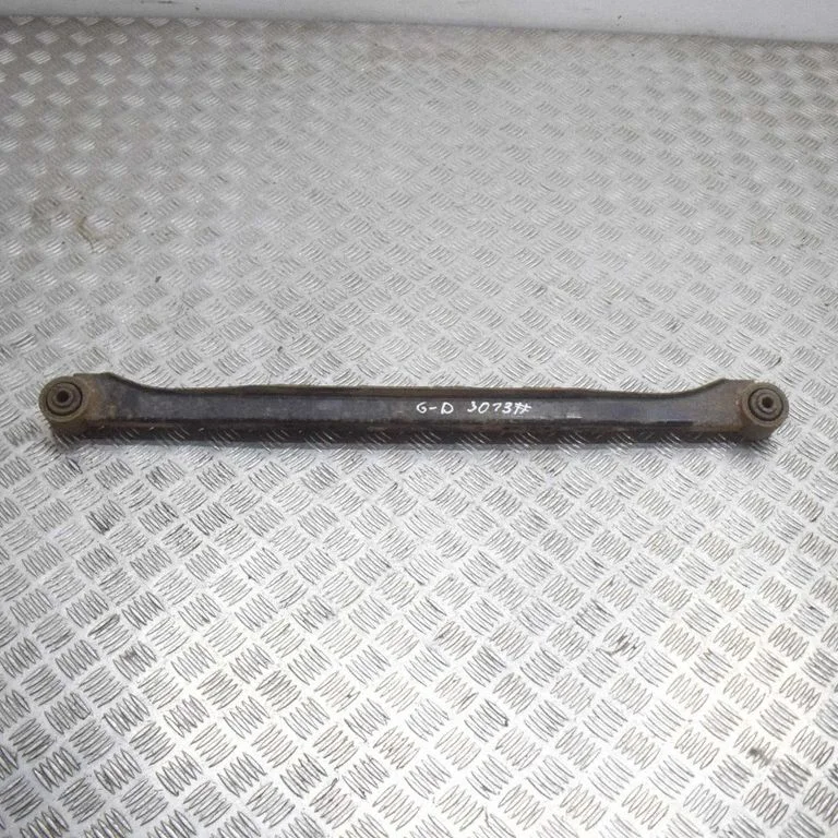 Rear upper control arm/wishbone – right