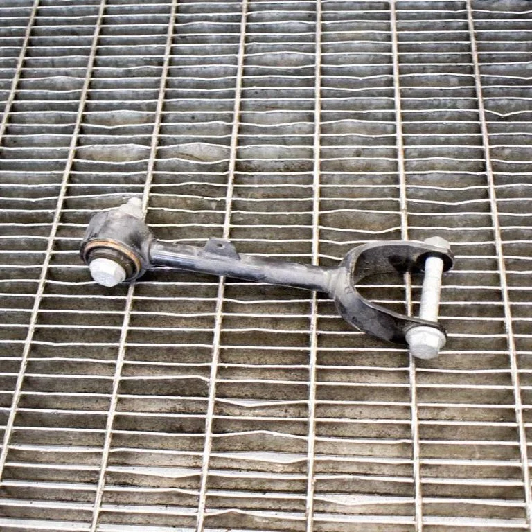 Rear upper control arm/wishbone – Tesla Model S (2012-)