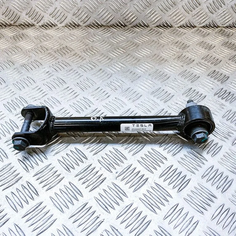 Rear upper control arm/wishbone 104442100G