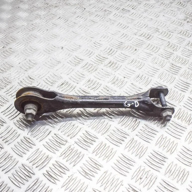 Rear upper control arm/wishbone – Tesla Model S (2012-)