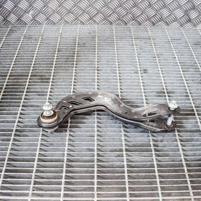 Tagumine ülemine õõtshoob – Mercedes-Benz GLA-klass W156 X156 (2013-2019)