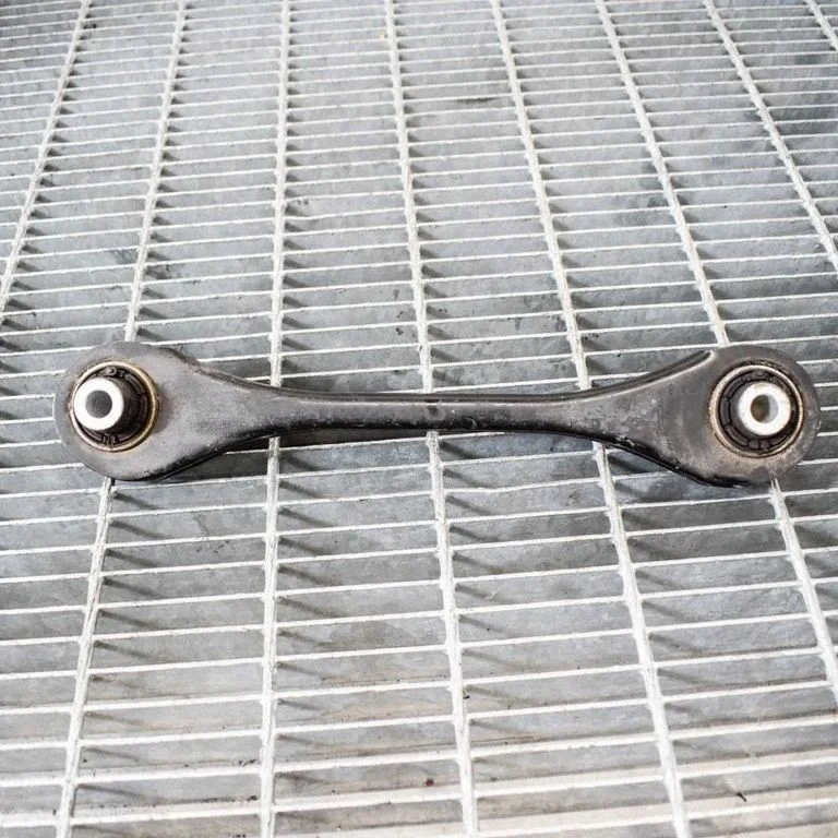 Tagumine ülemine õõtshoob – Volkswagen e-Golf (2014-)